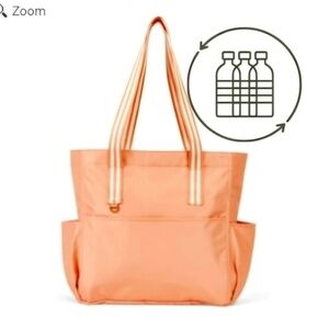 Thirty-One Gifts Transit Tote in Coral Peach w/ White Heart